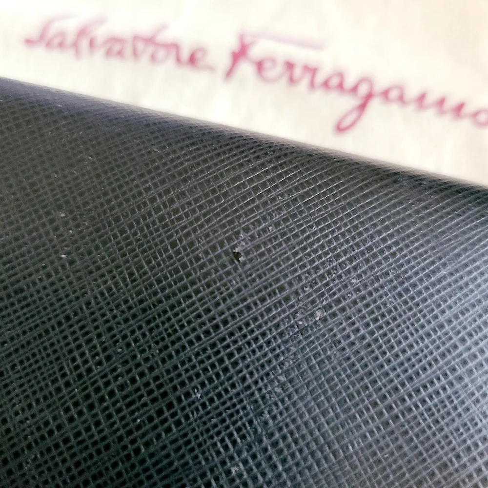 ❤️‍🔥Salvatore Ferragamo Gancini Continental Wallet❤️‍🔥 - Picture 12 of 12